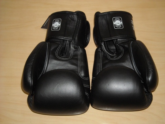 боксерские перчатки  для ребенка Twins BGVL-3 экипировка