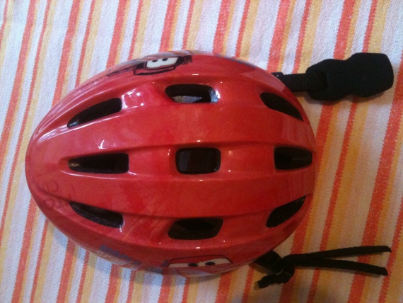 Покупка велосипедного шлема ребенку шлем