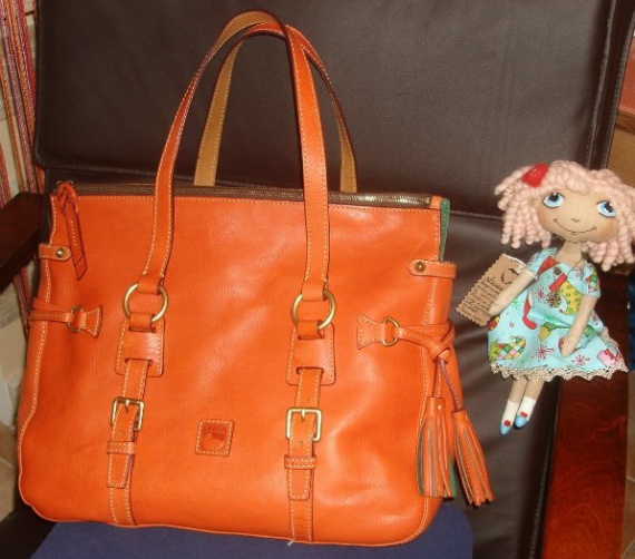 Dooney and bourke что за бренд. Смотреть фото Dooney and bourke что за бренд. Смотреть картинку Dooney and bourke что за бренд. Картинка про Dooney and bourke что за бренд. Фото Dooney and bourke что за бренд