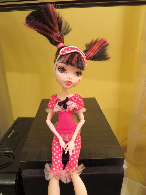 Куклы Monster High - старые сказки на новый лад куклы