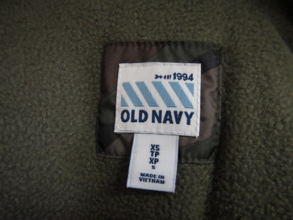 Демисезонная курточка Old Navy  - отличное качество для самых дорогих. для ребенка