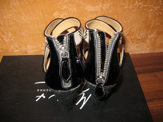 Дизайнерская обувь - это доступно. Mark + James by Badgley Mischka Mark + James