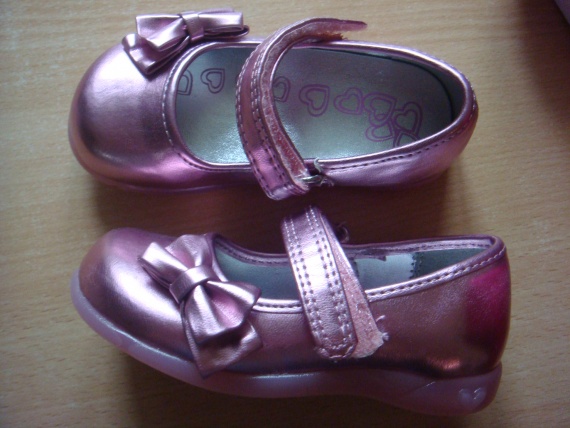 Размер 7US Toddler для девочки Размер 7US Toddler для девочки