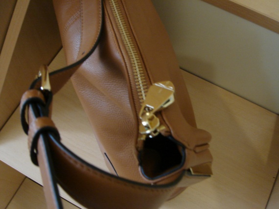 New Classic от бренда Pour La Victoire Pour La Victoire Astrid Hobo