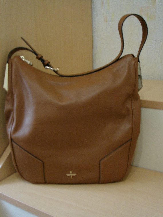 New Classic от бренда Pour La Victoire Pour La Victoire Astrid Hobo