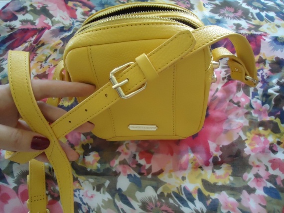 Яркая сумочка Cross-Body - незаменимая деталь летнего гардероба. незаменимая деталь летнего гардероба