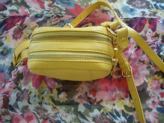 Яркая сумочка Cross-Body - незаменимая деталь летнего гардероба. Яркая сумочка кроссбоди