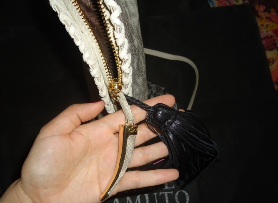 Кожаный клатч от Vince Camuto . Кожаный клатч от Vince Camuto