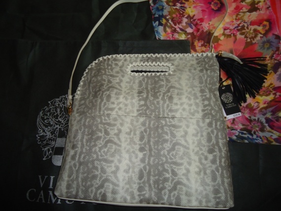 Кожаный клатч от Vince Camuto . Кожаный клатч от Vince Camuto