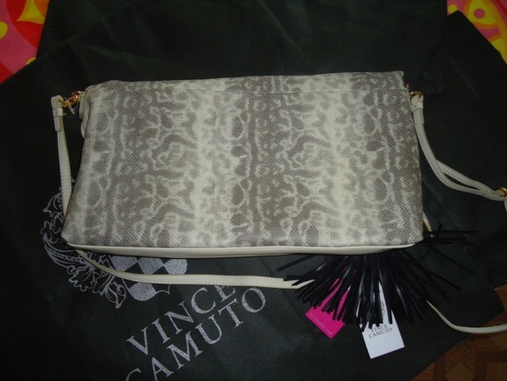 Кожаный клатч от Vince Camuto . Кожаный клатч от Vince Camuto